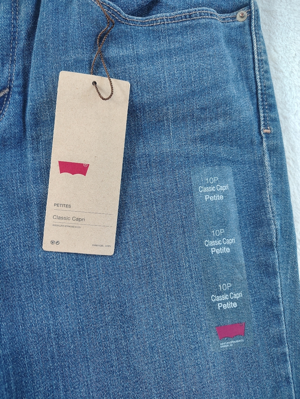 Levi's Classic Capri Petite Jeans - Medium Blue Denim